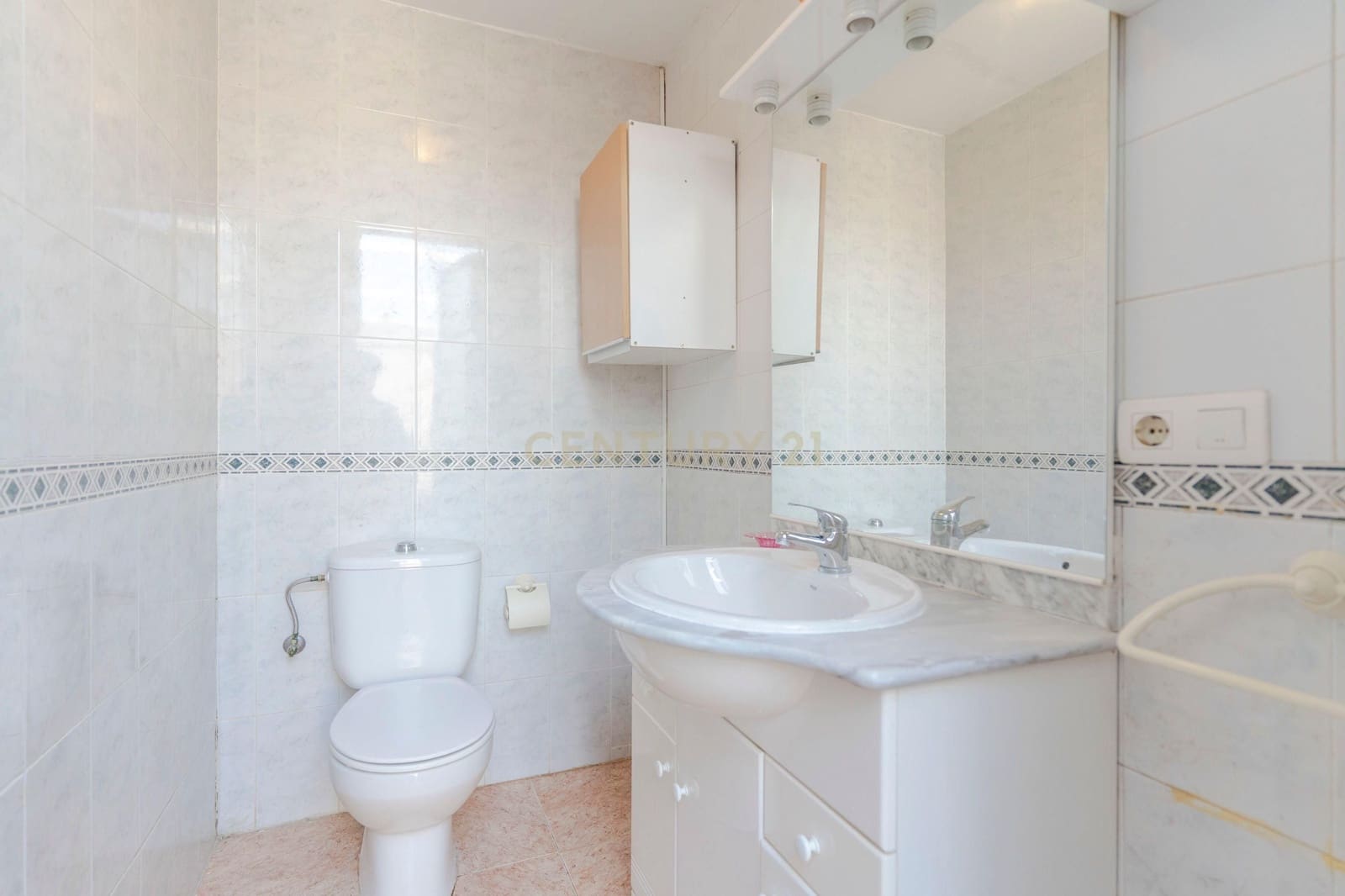 3 soveværelse Byhus til salg i Fuente Vaqueros - € 145.000 (Ref: 9388776)