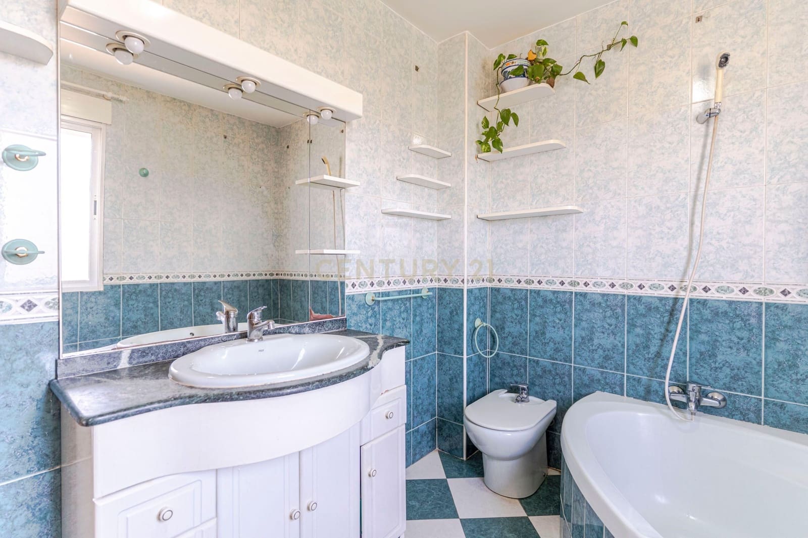 3 soveværelse Byhus til salg i Fuente Vaqueros - € 145.000 (Ref: 9388776)