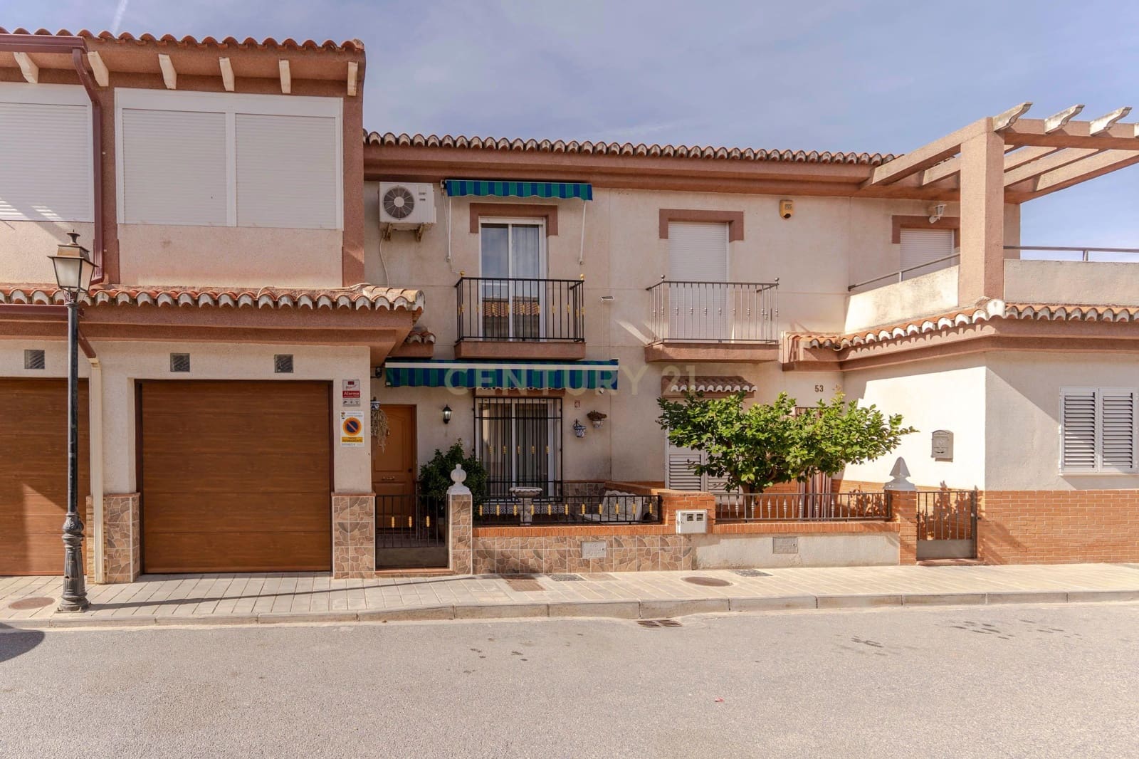 3 soveværelse Byhus til salg i Fuente Vaqueros - € 145.000 (Ref: 9388776)