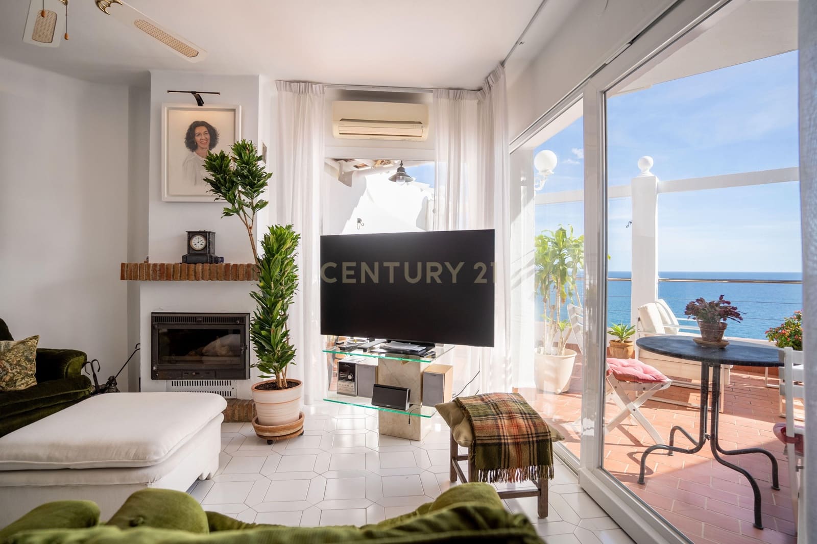 3 bedroom Apartment for rent in Nerja - € 2,000 (Ref: 9389939)