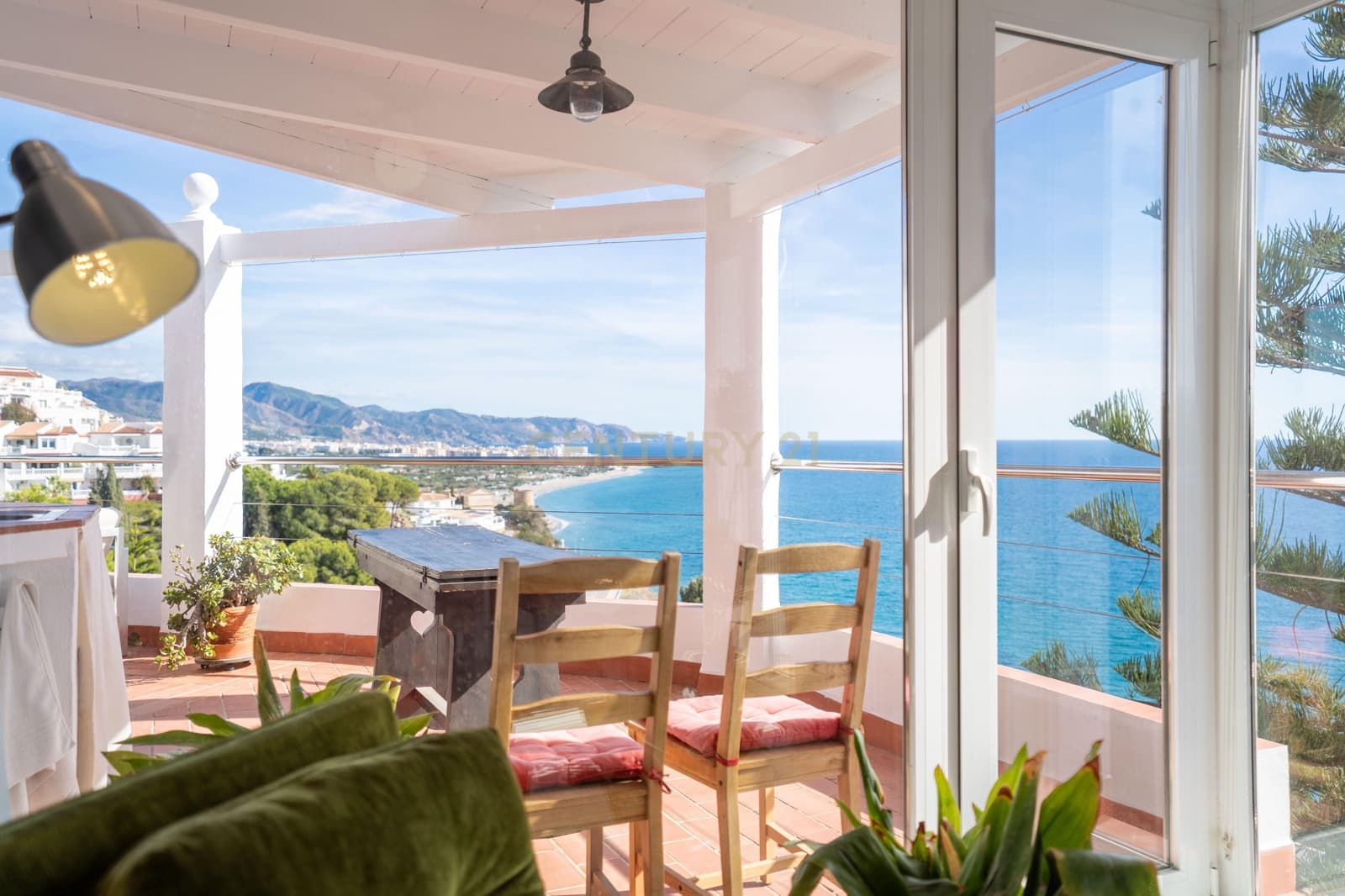 3 bedroom Apartment for rent in Nerja - € 2,000 (Ref: 9389939)