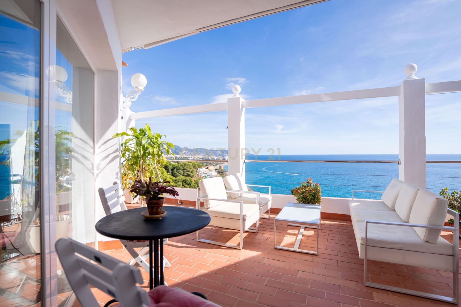 3 bedroom Apartment for rent in Nerja - € 2,000 (Ref: 9389939)