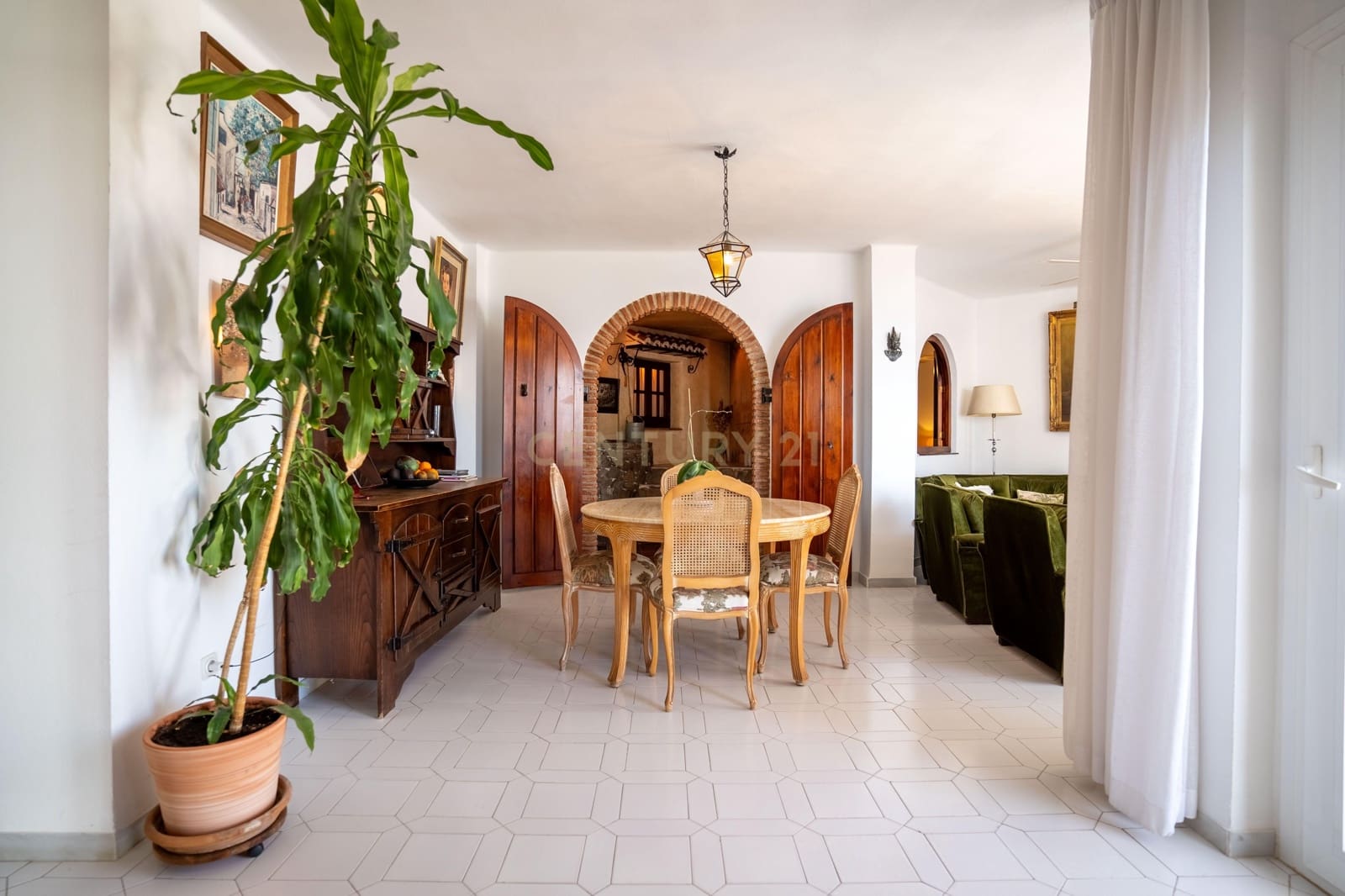 3 bedroom Apartment for rent in Nerja - € 2,000 (Ref: 9389939)