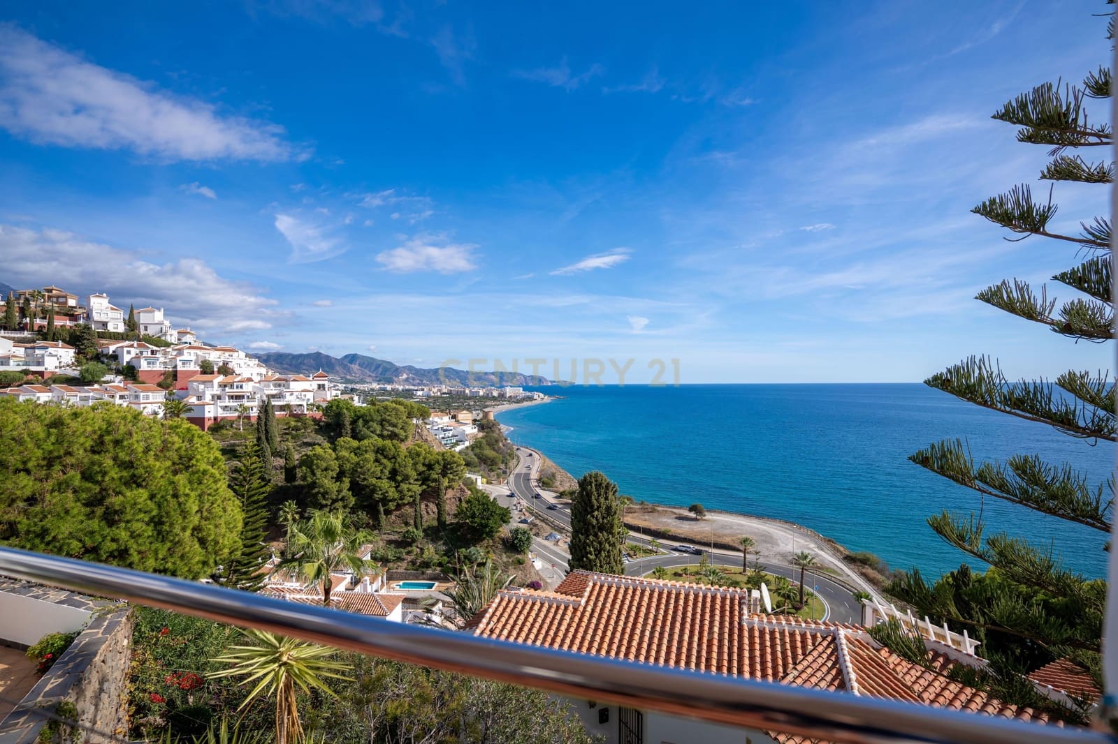 3 bedroom Apartment for rent in Nerja - € 2,000 (Ref: 9389939)