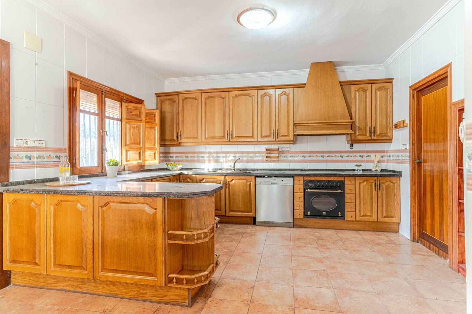 7 slaapkamer Villa te koop in Orgiva met zwembad garage - € 450.000 (Ref: 9390145)