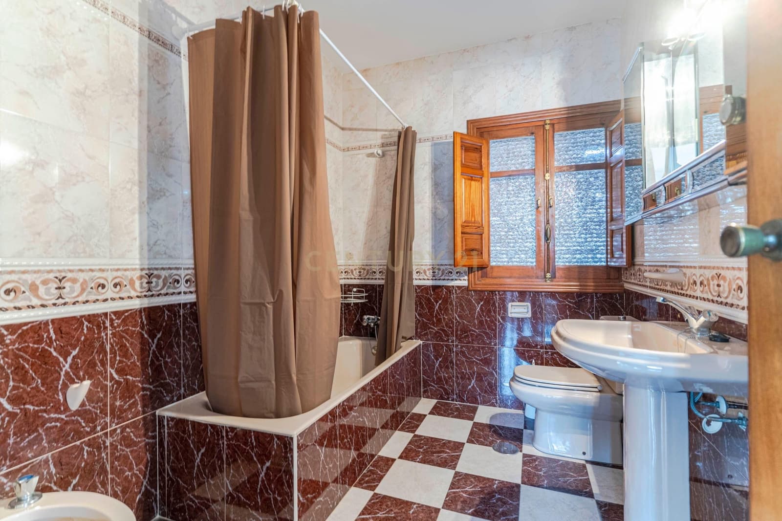 7 slaapkamer Villa te koop in Orgiva met zwembad garage - € 450.000 (Ref: 9390145)