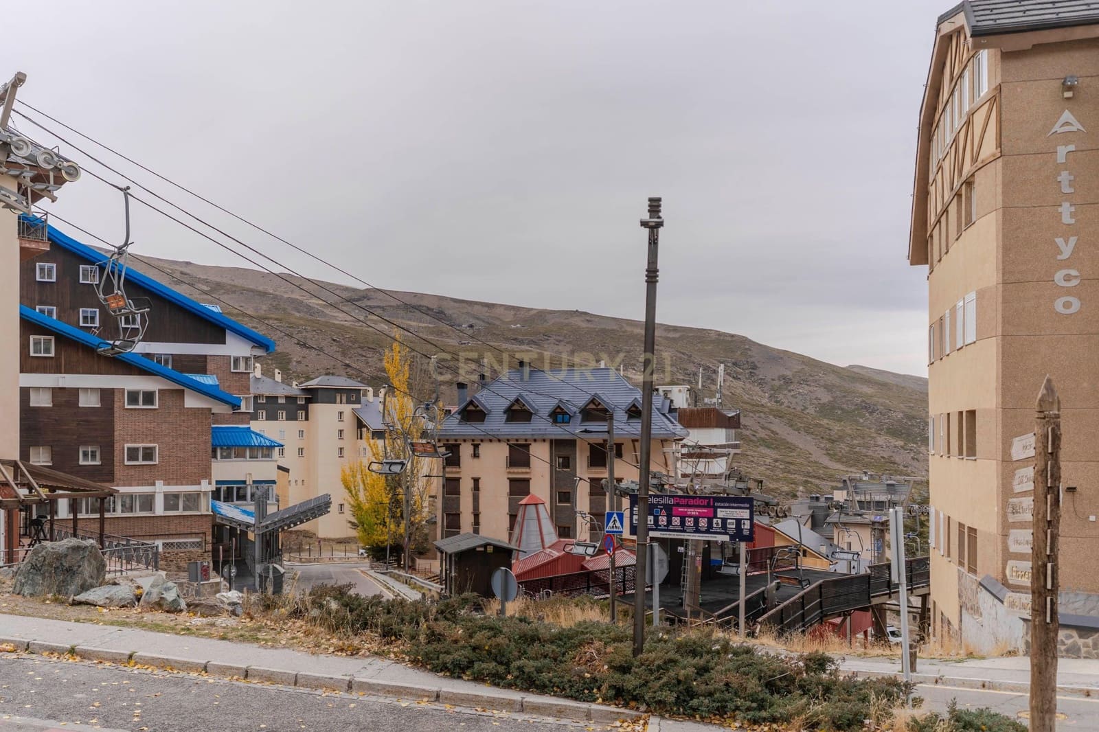 2 slaapkamer Appartement te koop in Sierra Nevada met garage - € 160.000 (Ref: 9409802)