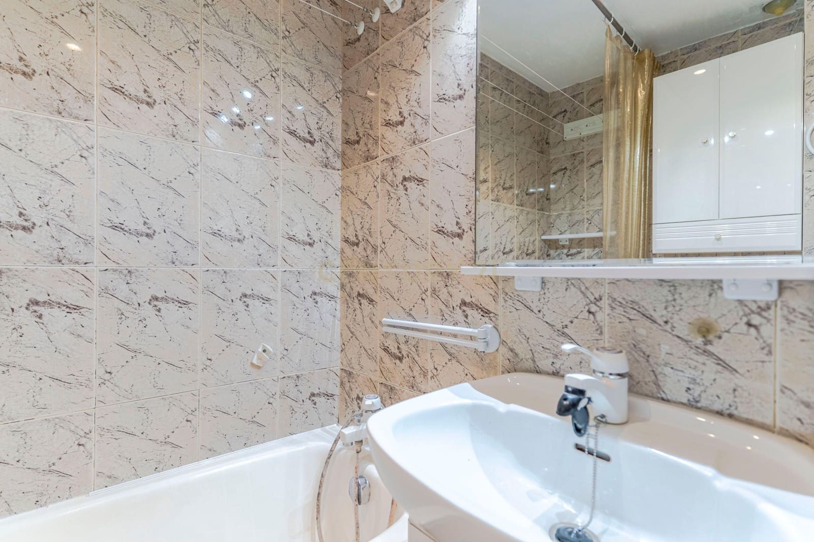 2 slaapkamer Appartement te koop in Sierra Nevada met garage - € 160.000 (Ref: 9409802)