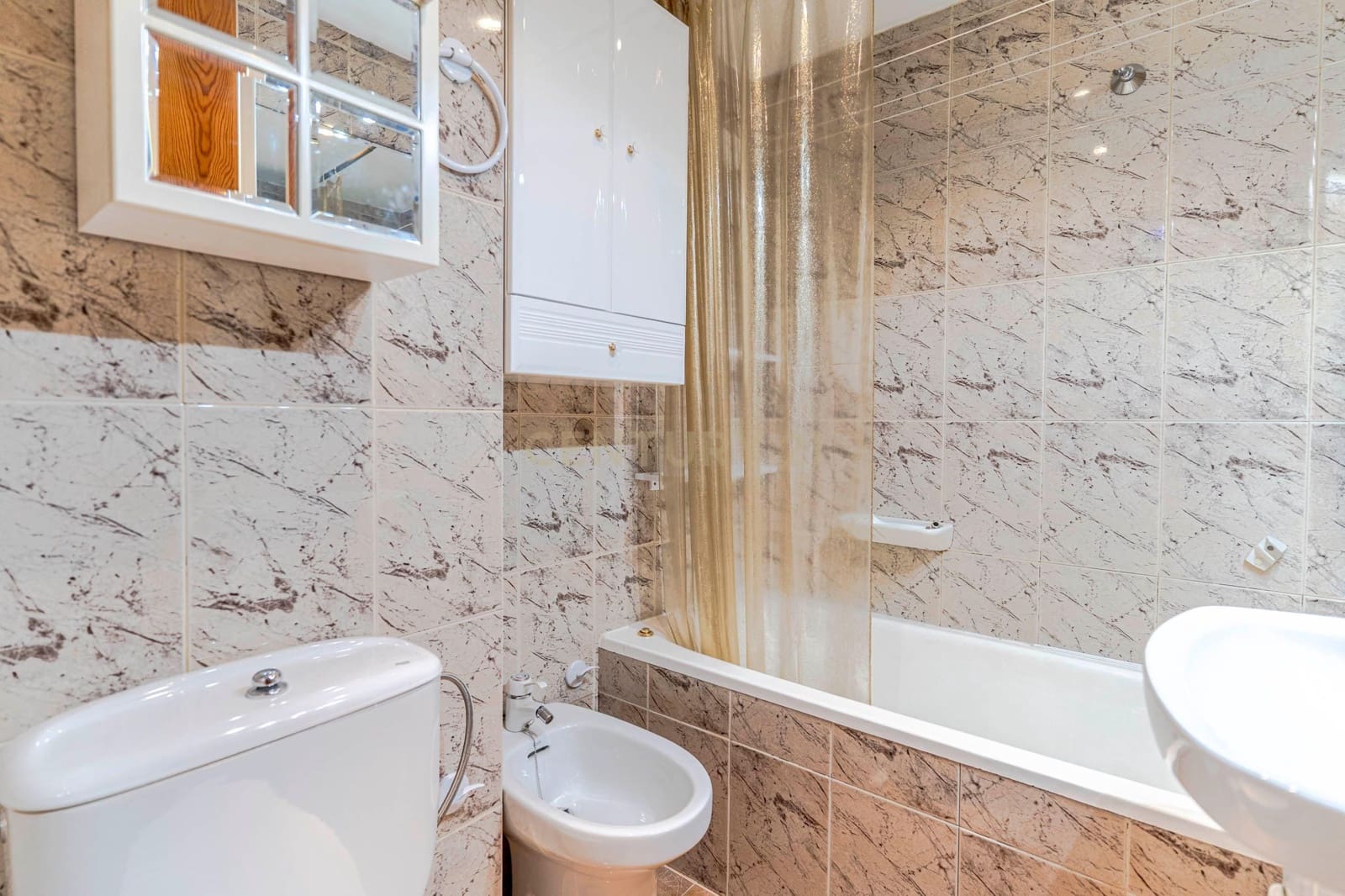 2 slaapkamer Appartement te koop in Sierra Nevada met garage - € 160.000 (Ref: 9409802)