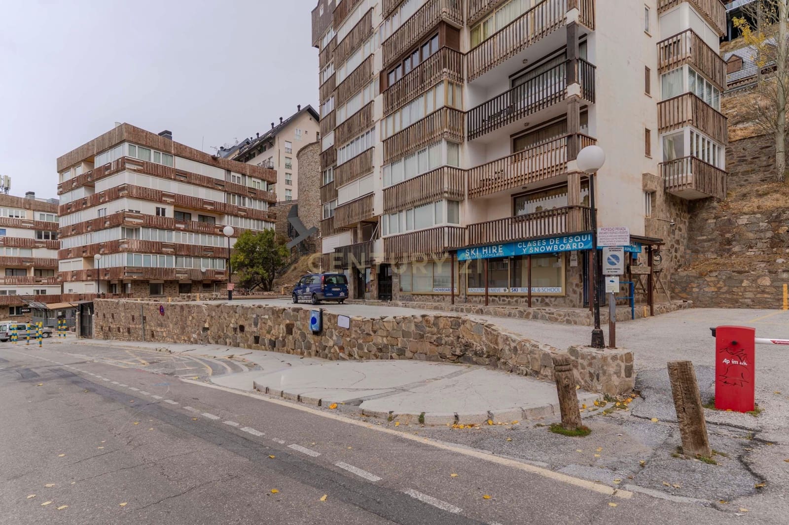 2 slaapkamer Appartement te koop in Sierra Nevada met garage - € 160.000 (Ref: 9409802)