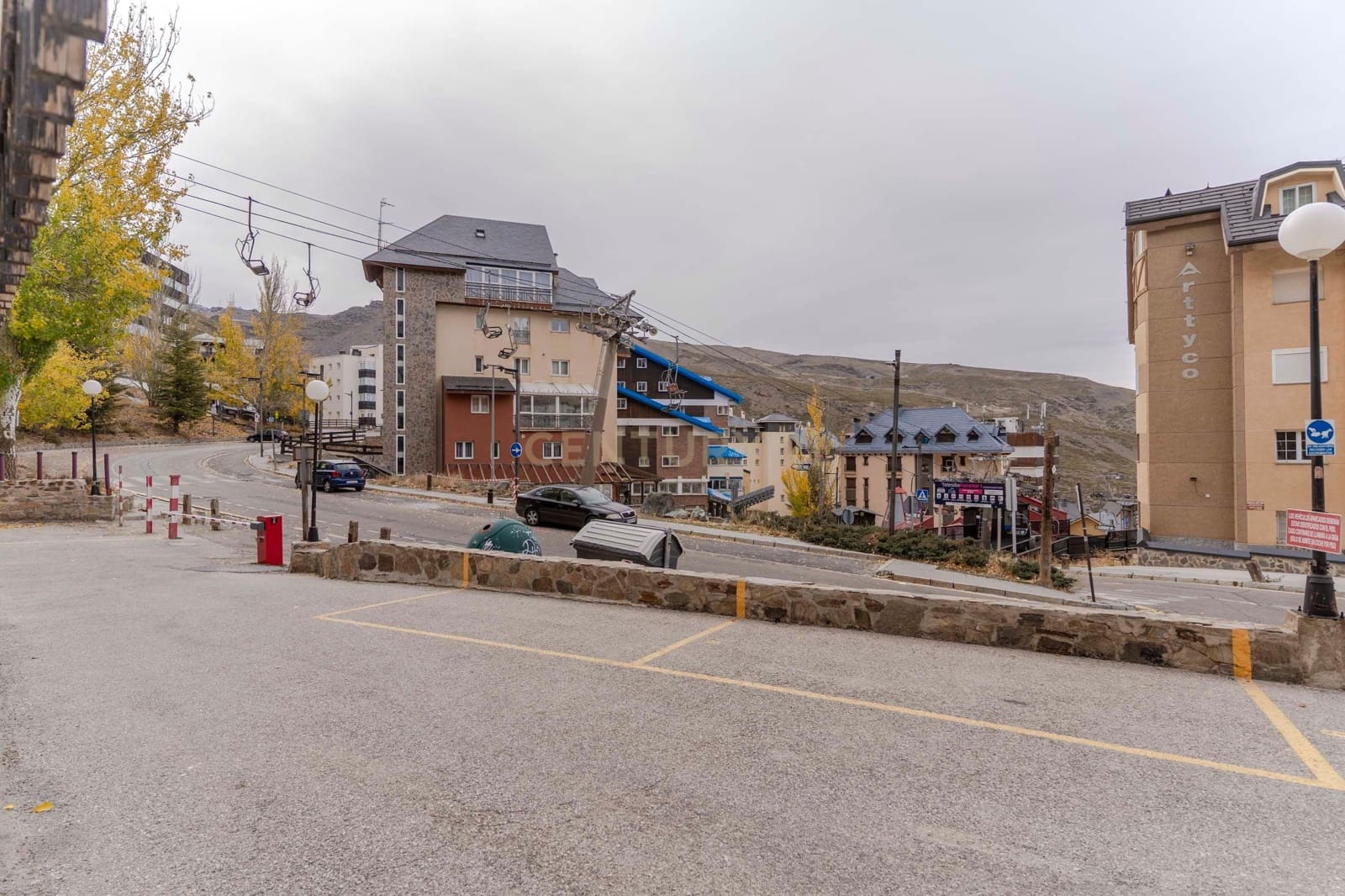 2 slaapkamer Appartement te koop in Sierra Nevada met garage - € 160.000 (Ref: 9409802)