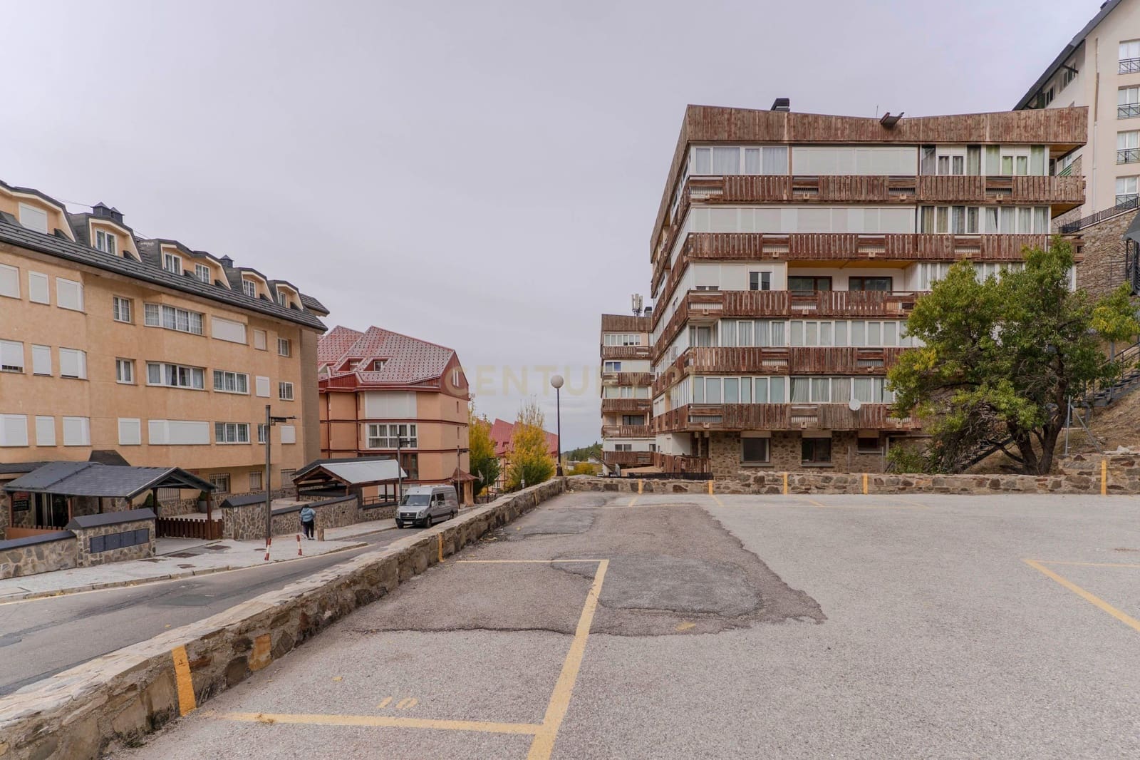 2 slaapkamer Appartement te koop in Sierra Nevada met garage - € 160.000 (Ref: 9409802)