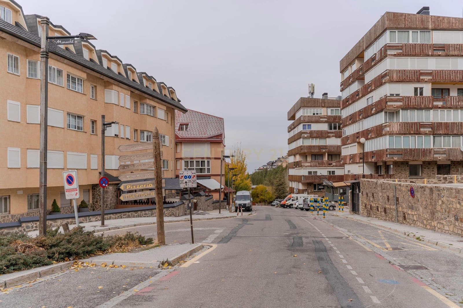 2 slaapkamer Appartement te koop in Sierra Nevada met garage - € 160.000 (Ref: 9409802)