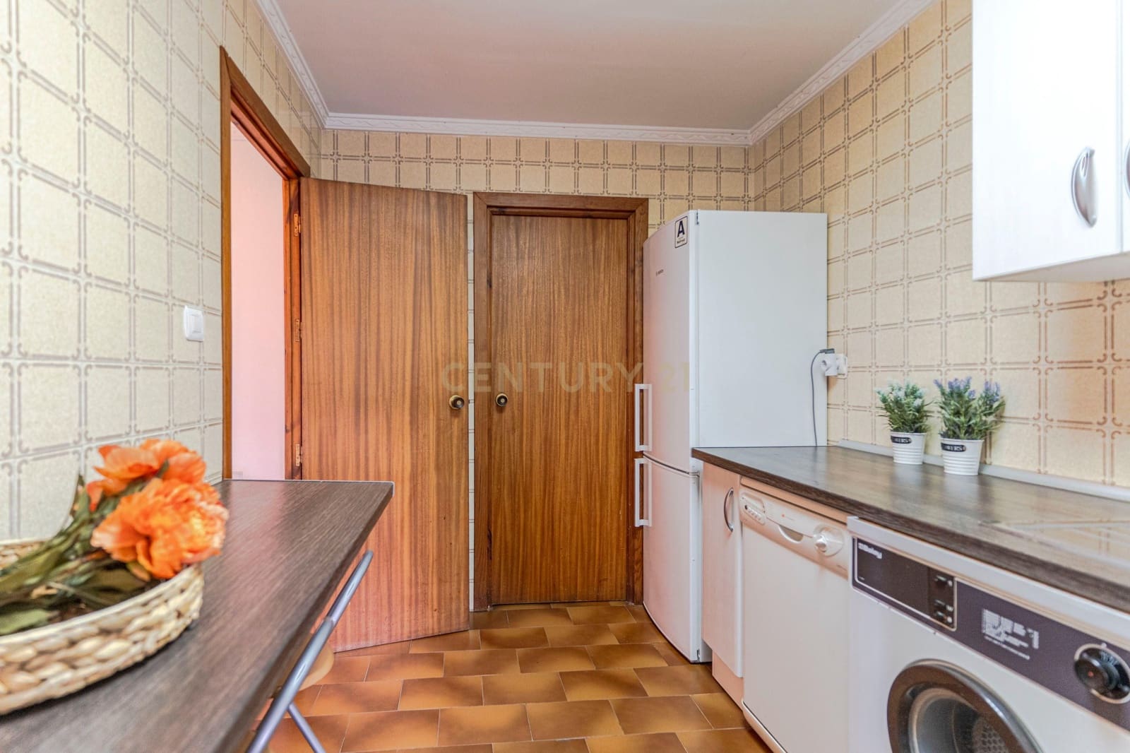 4 makuuhuone Huvila myytävänä paikassa La Zubia - 280 000 € (Ref: 9410318)