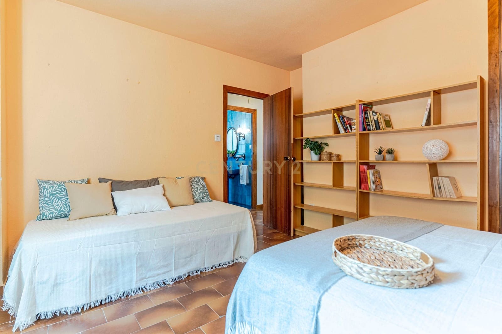 4 makuuhuone Huvila myytävänä paikassa La Zubia - 280 000 € (Ref: 9410318)