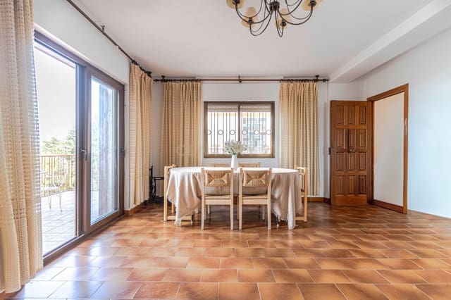 4 soveværelse Villa til salg i La Zubia - € 280.000 (Ref: 9410318)