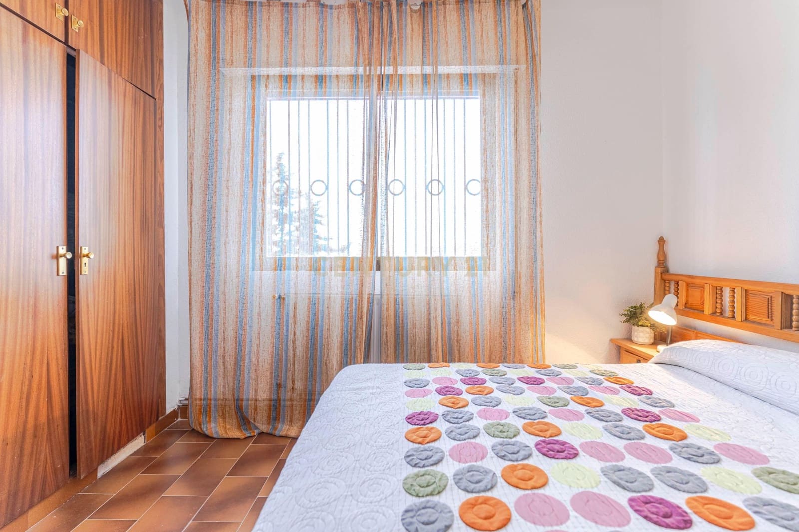 4 makuuhuone Huvila myytävänä paikassa La Zubia - 280 000 € (Ref: 9410318)