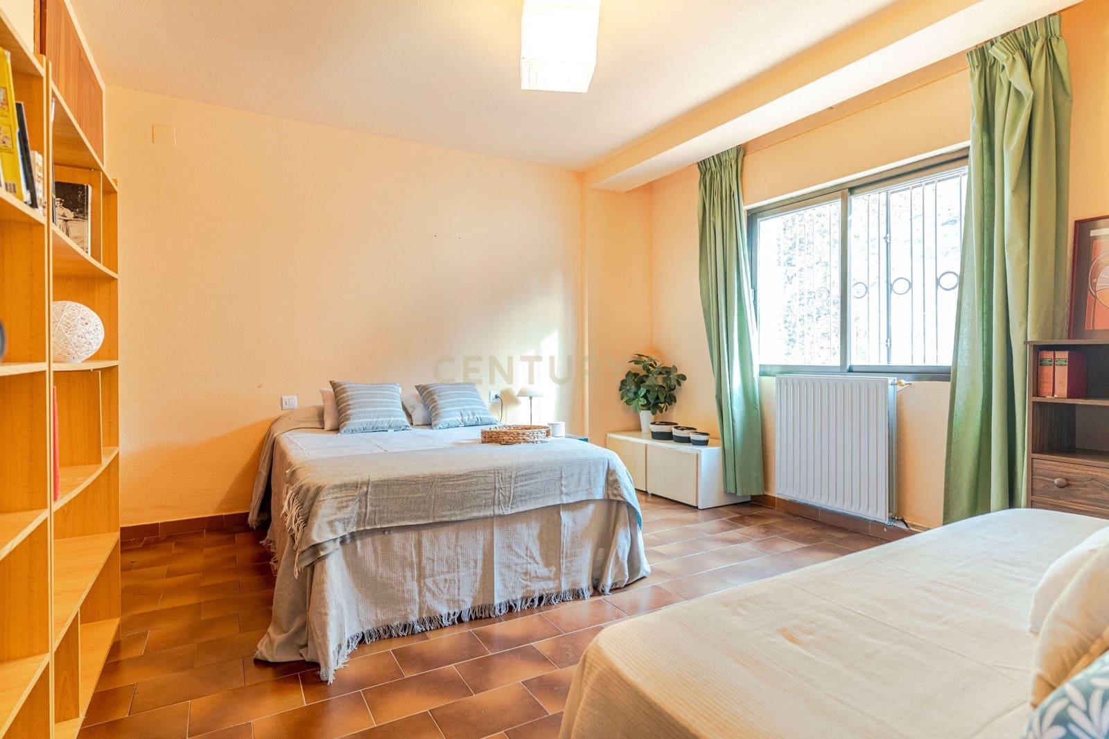 4 makuuhuone Huvila myytävänä paikassa La Zubia - 280 000 € (Ref: 9410318)