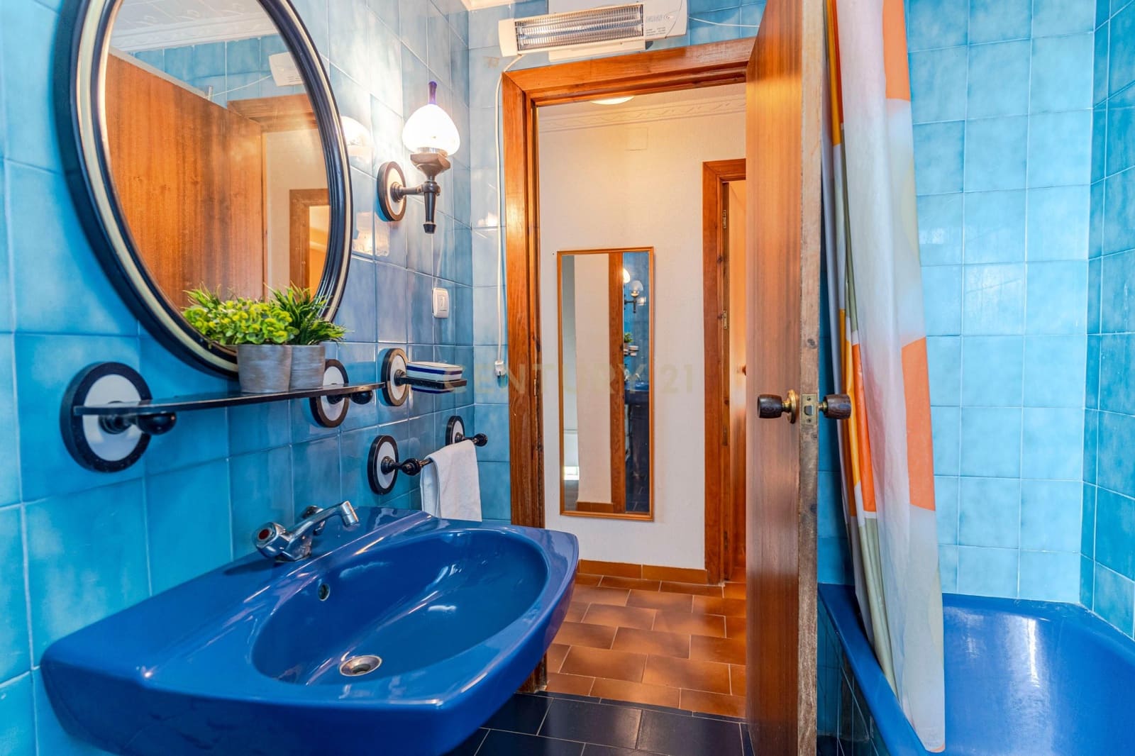 4 makuuhuone Huvila myytävänä paikassa La Zubia - 280 000 € (Ref: 9410318)