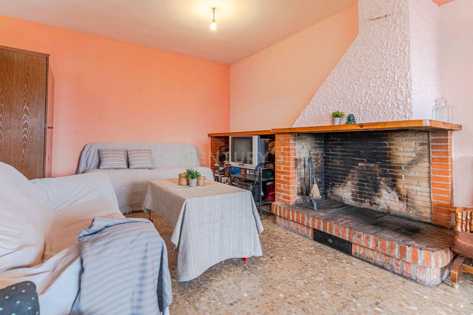 4 makuuhuone Huvila myytävänä paikassa La Zubia - 280 000 € (Ref: 9410318)