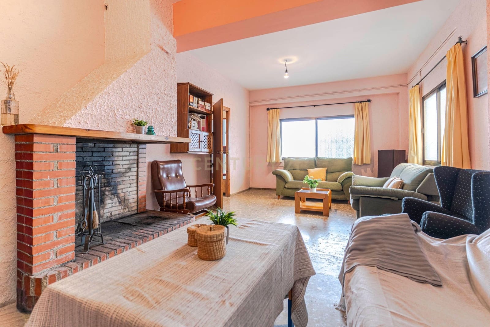 4 makuuhuone Huvila myytävänä paikassa La Zubia - 280 000 € (Ref: 9410318)