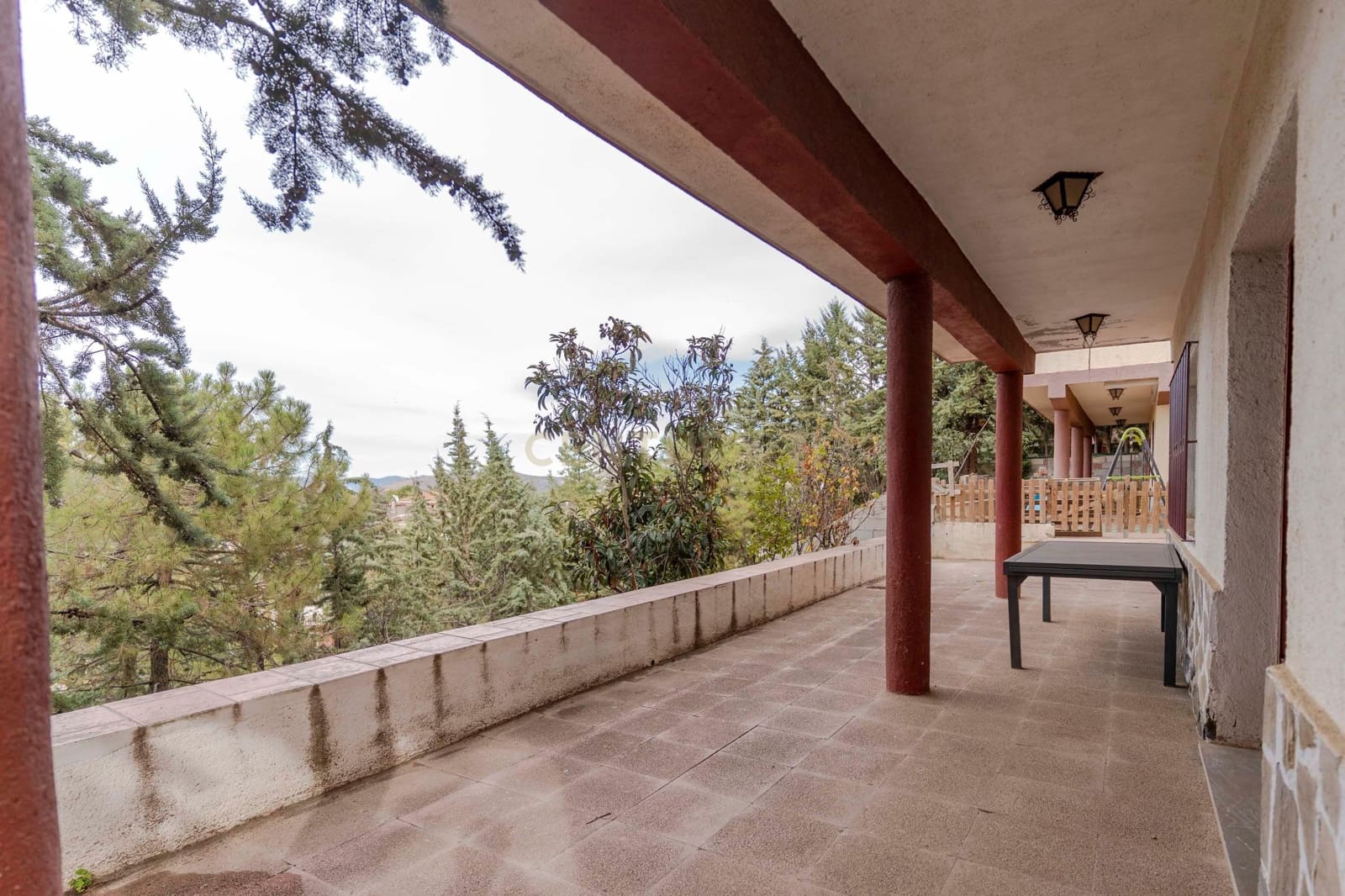 4 makuuhuone Huvila myytävänä paikassa La Zubia - 280 000 € (Ref: 9410318)