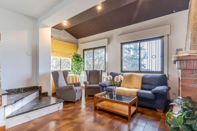 4 soveværelse Villa til salg i La Zubia - € 280.000 (Ref: 9410318)