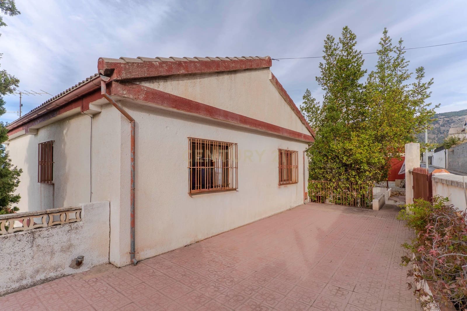 4 makuuhuone Huvila myytävänä paikassa La Zubia - 280 000 € (Ref: 9410318)