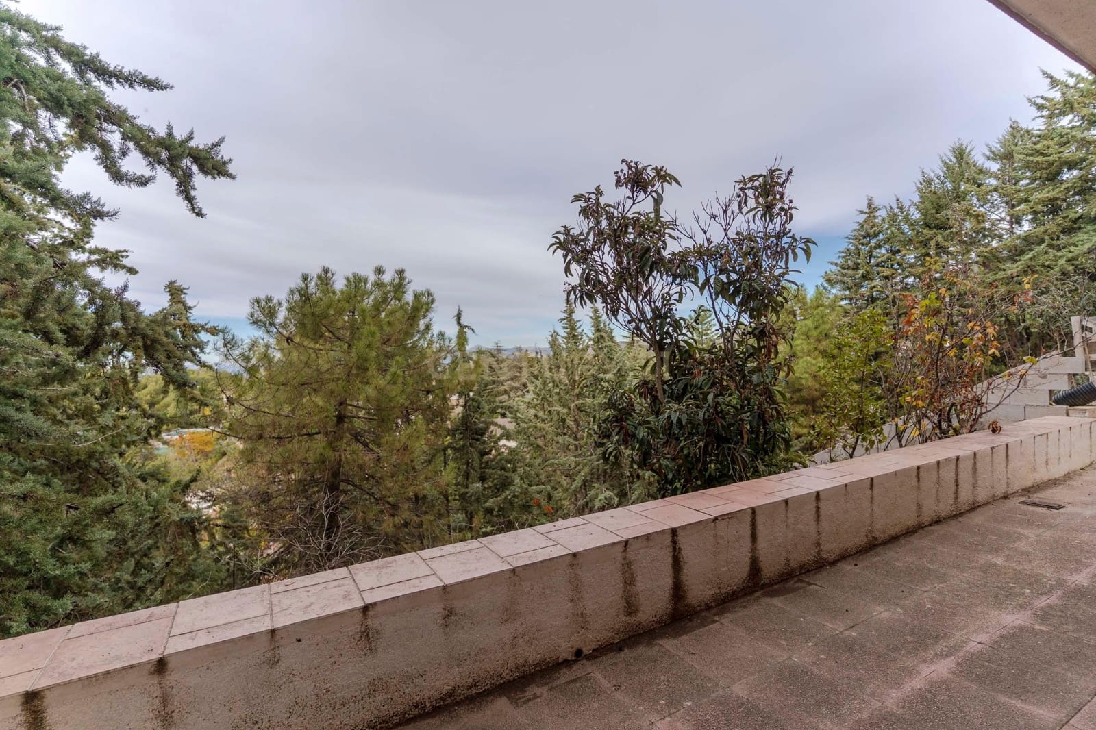 4 makuuhuone Huvila myytävänä paikassa La Zubia - 280 000 € (Ref: 9410318)