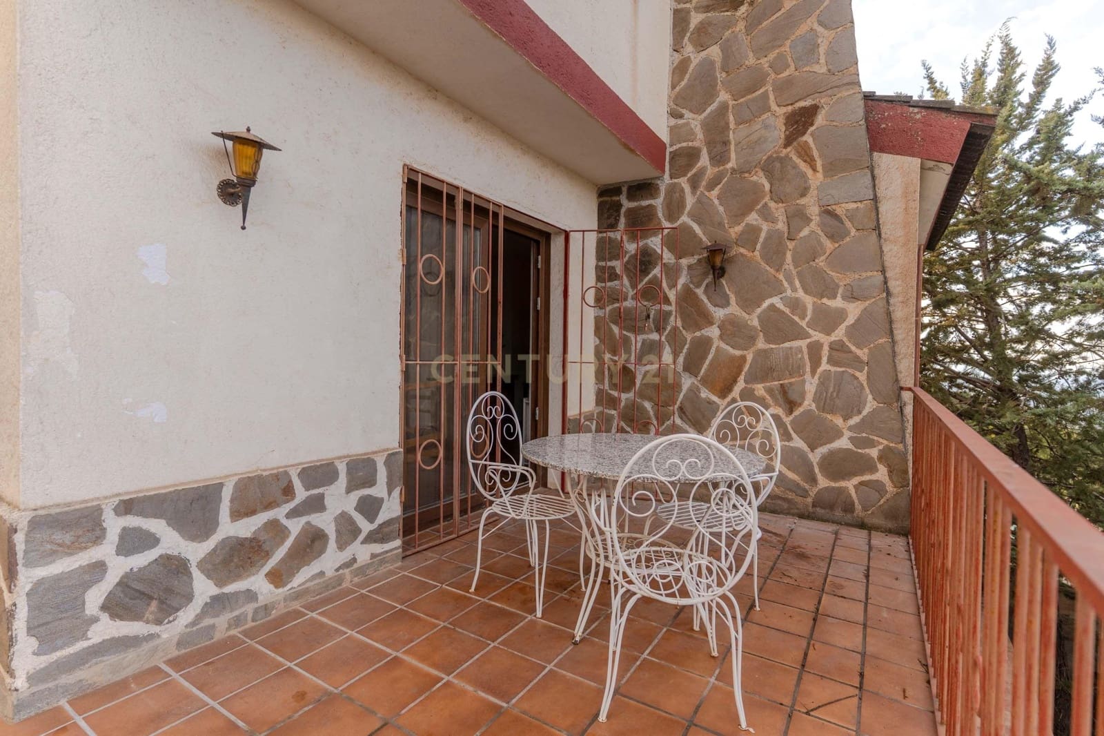 4 makuuhuone Huvila myytävänä paikassa La Zubia - 280 000 € (Ref: 9410318)