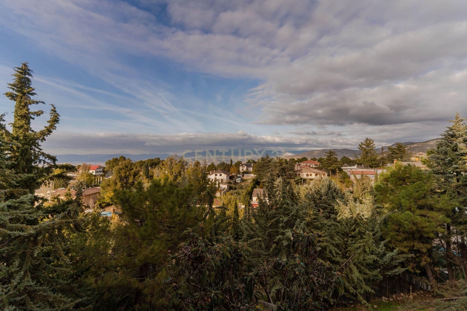 4 makuuhuone Huvila myytävänä paikassa La Zubia - 280 000 € (Ref: 9410318)