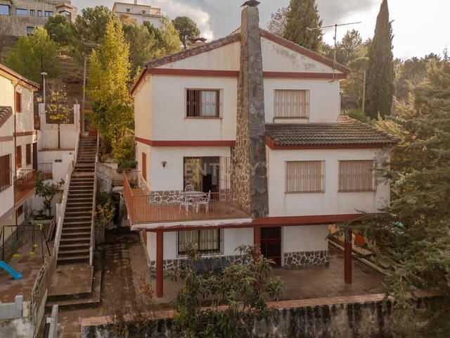 4 slaapkamer Villa te koop in La Zubia - € 280.000 (Ref: 9410318)