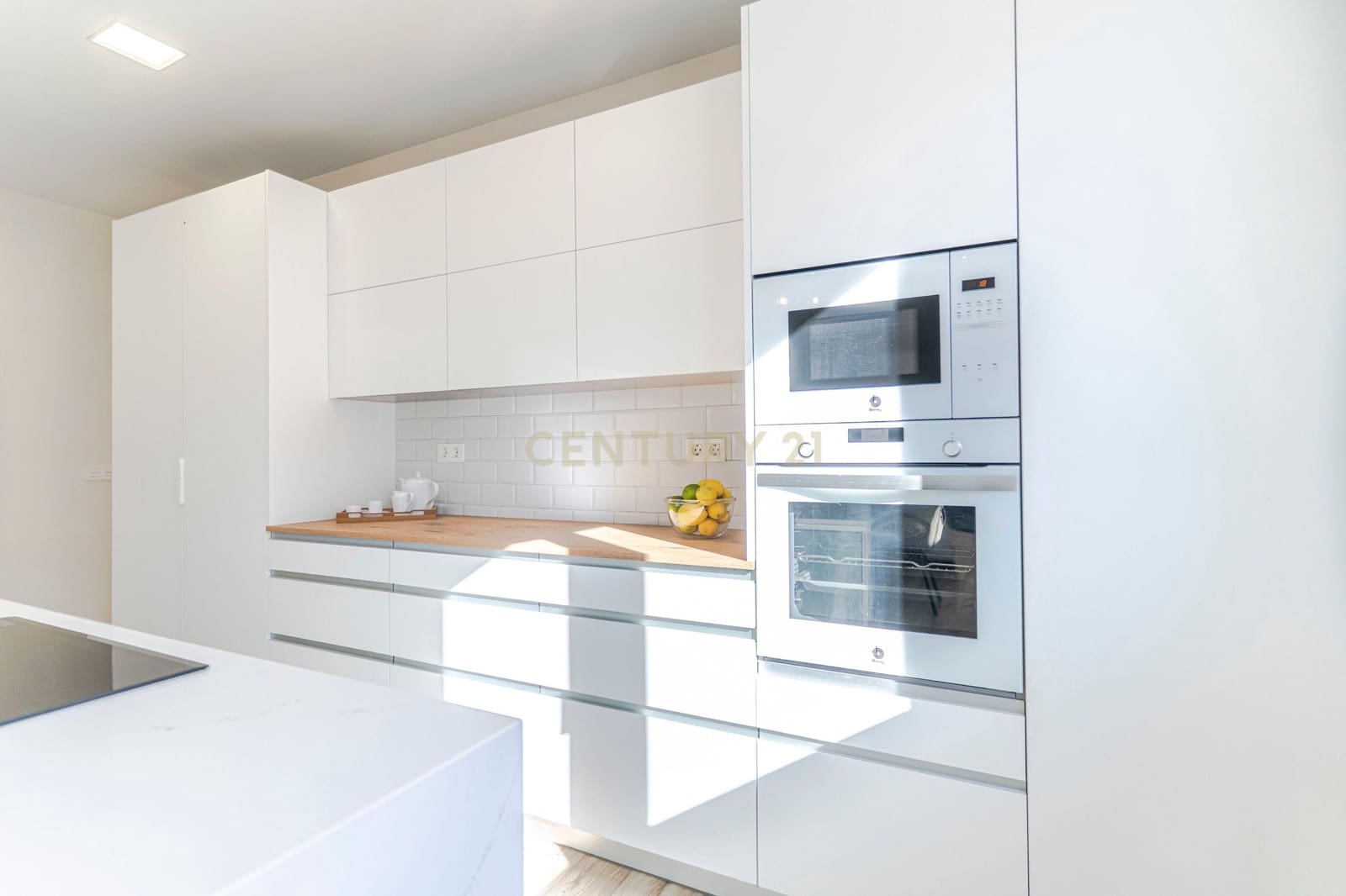 4 soveværelse Villa til salg i Dilar med swimmingpool garage - € 439.900 (Ref: 9412974)