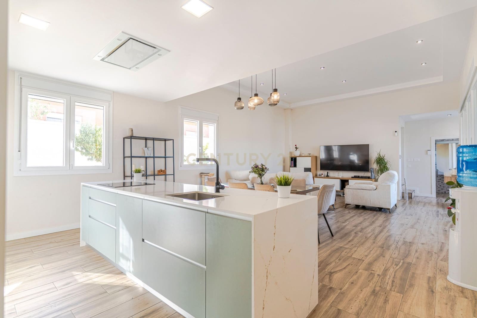 4 soveværelse Villa til salg i Dilar med swimmingpool garage - € 439.900 (Ref: 9412974)