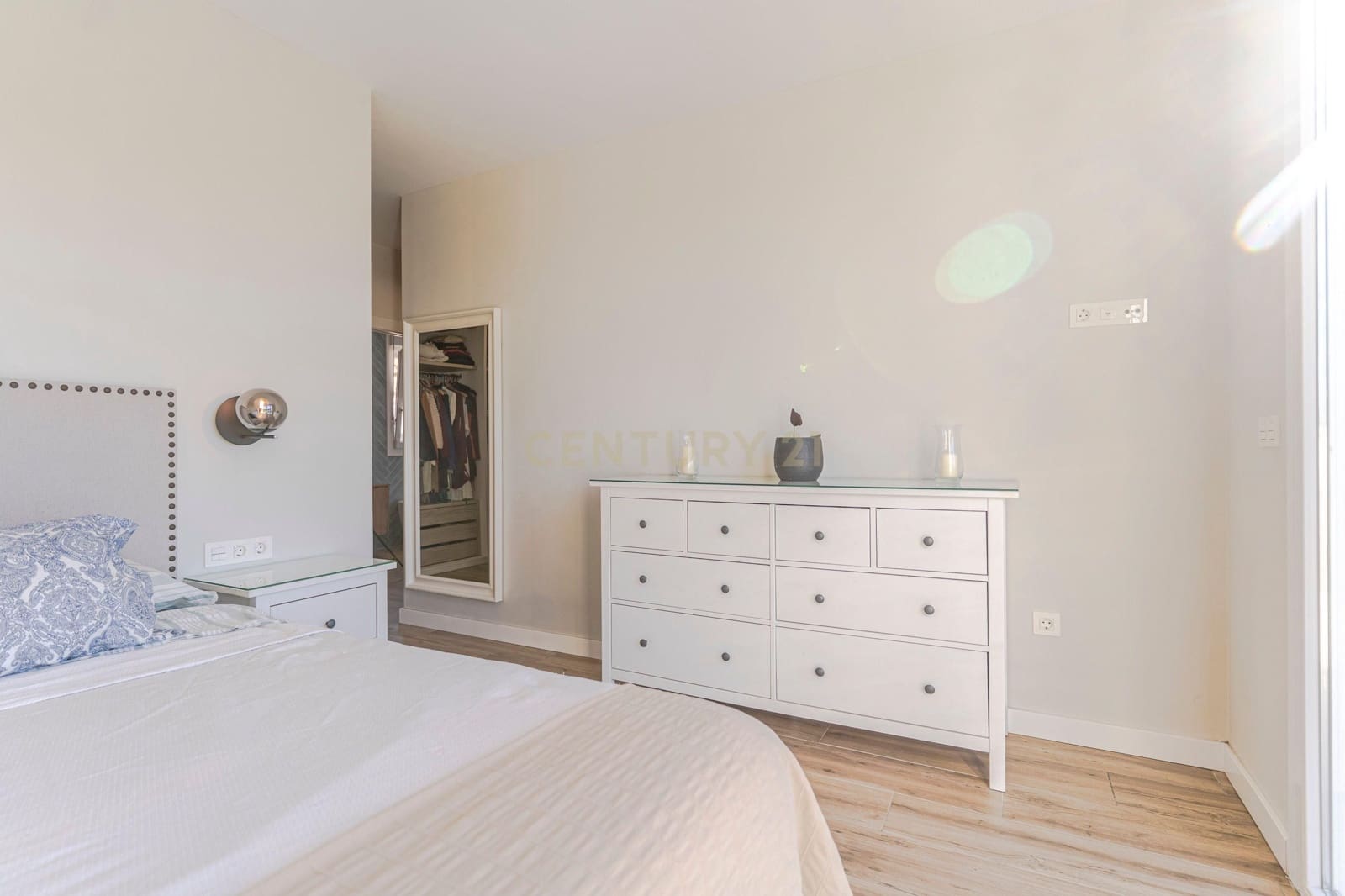 4 soveværelse Villa til salg i Dilar med swimmingpool garage - € 439.900 (Ref: 9412974)