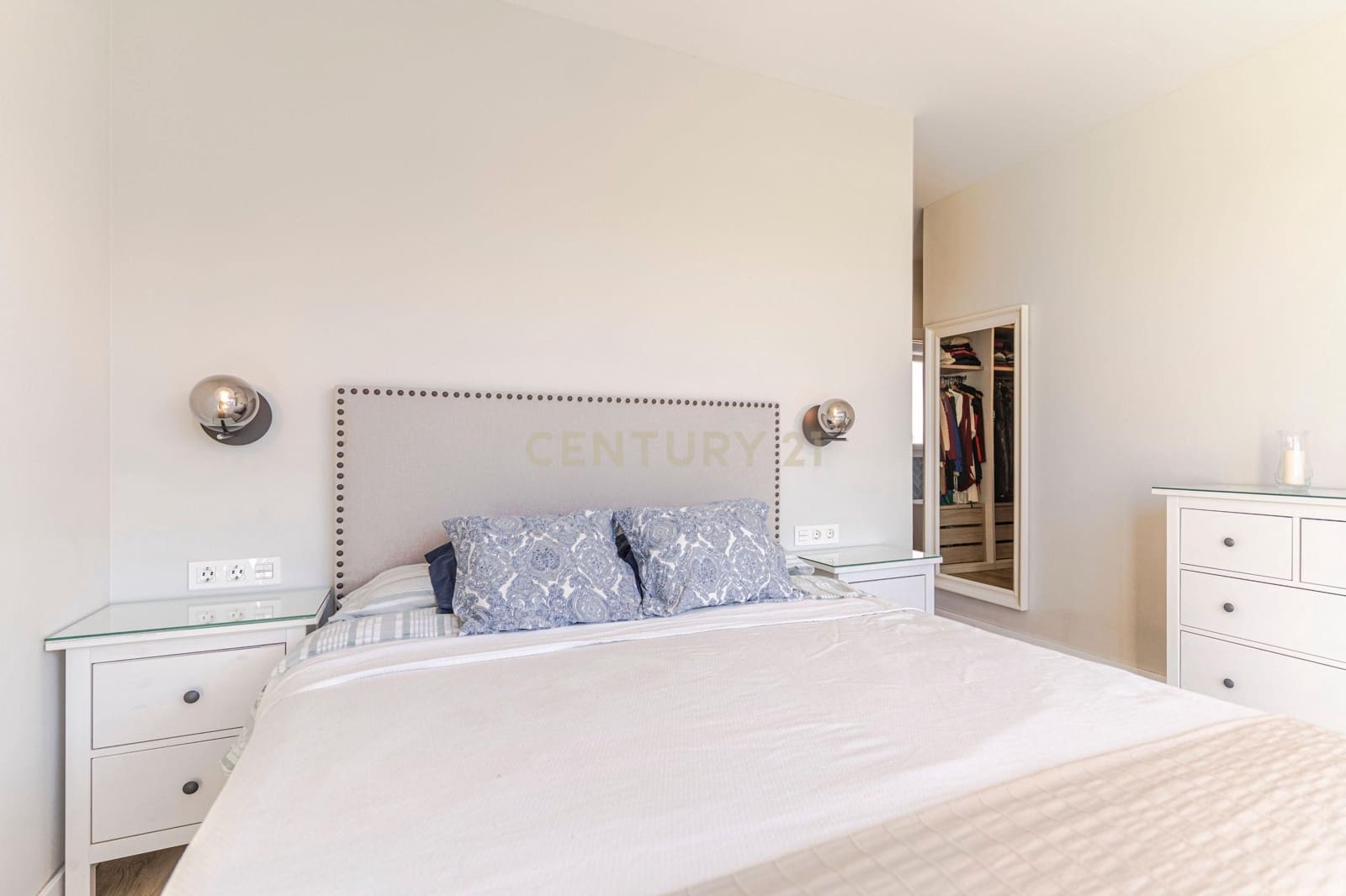 4 soveværelse Villa til salg i Dilar med swimmingpool garage - € 439.900 (Ref: 9412974)