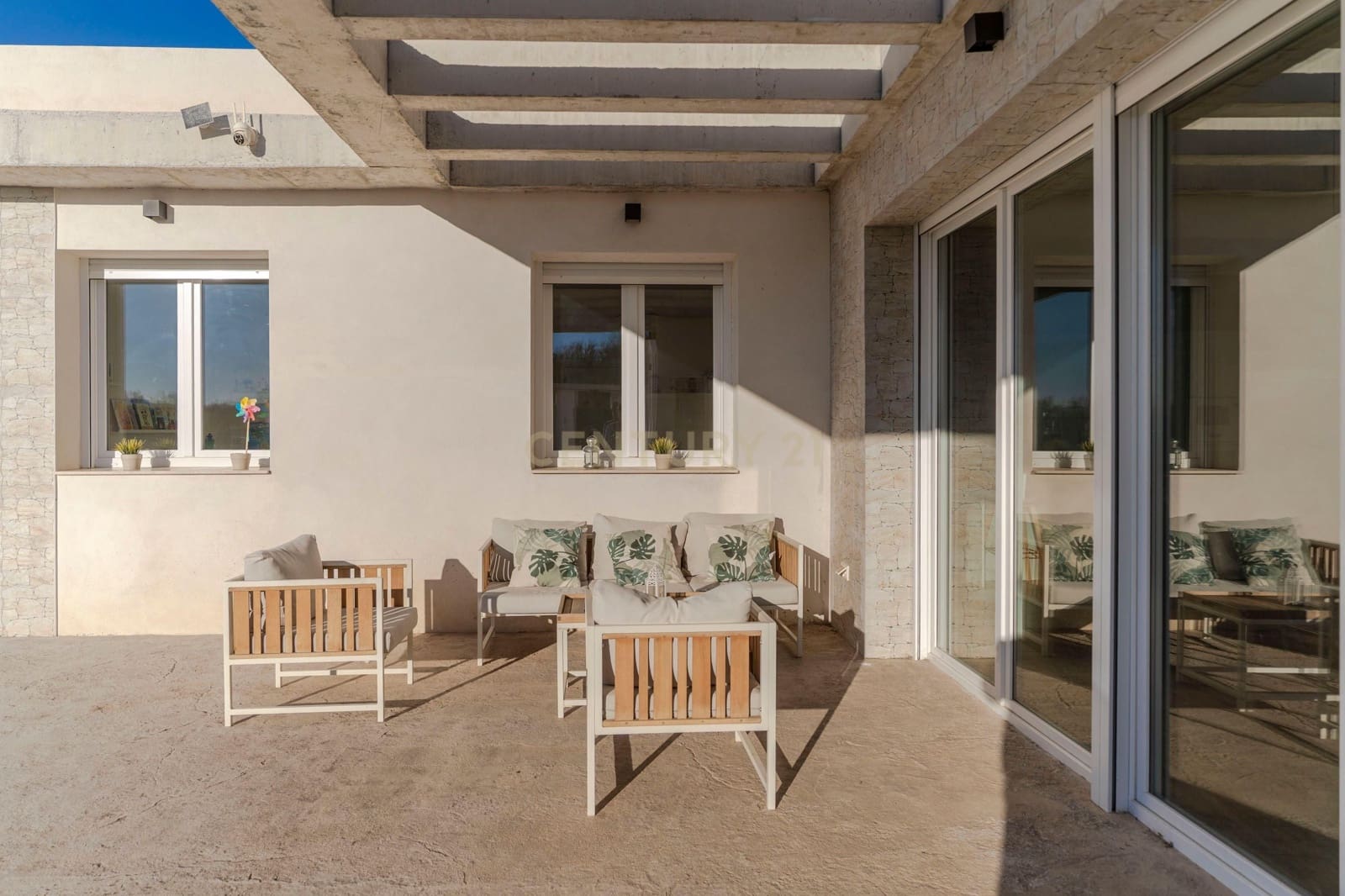 4 soveværelse Villa til salg i Dilar med swimmingpool garage - € 439.900 (Ref: 9412974)