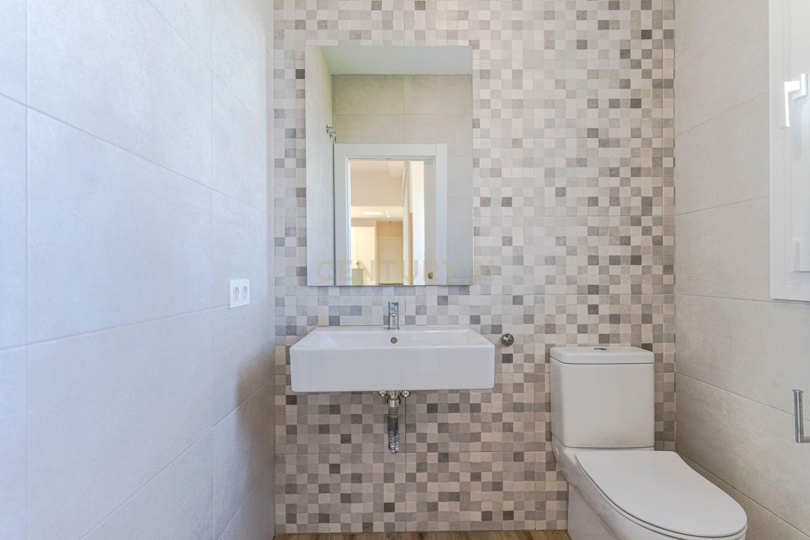 4 soveværelse Villa til salg i Dilar med swimmingpool garage - € 439.900 (Ref: 9412974)