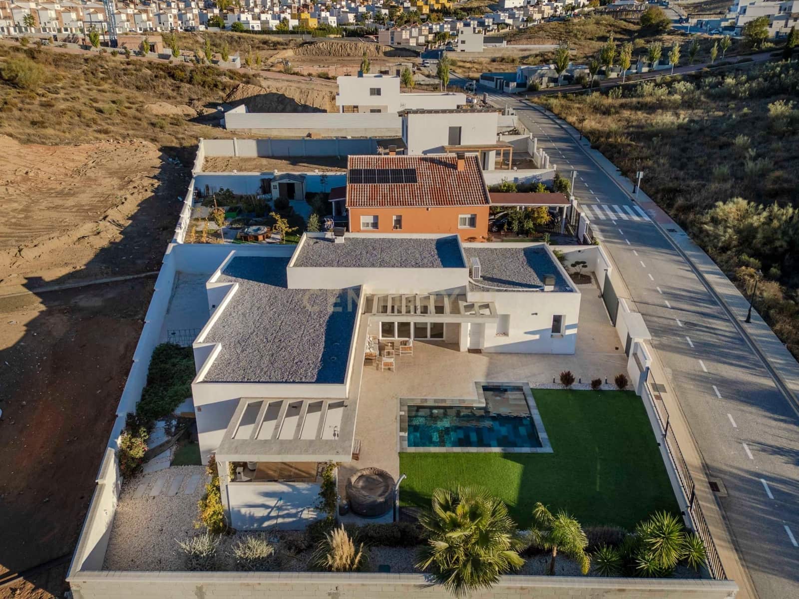 4 soveværelse Villa til salg i Dilar med swimmingpool garage - € 439.900 (Ref: 9412974)