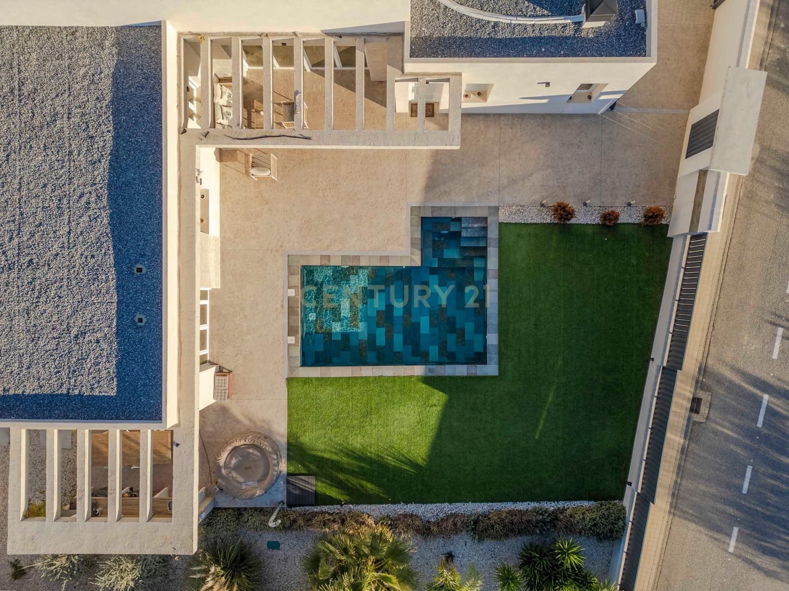 4 soveværelse Villa til salg i Dilar med swimmingpool garage - € 439.900 (Ref: 9412974)