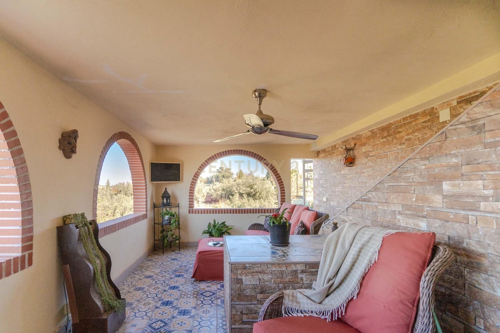 5 bedroom Villa for sale in Gojar with pool - € 625,000 (Ref: 9412975)