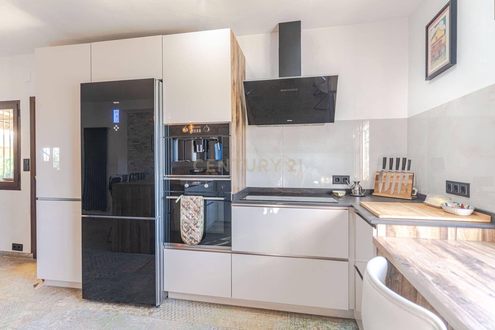 5 bedroom Villa for sale in Gojar with pool - € 625,000 (Ref: 9412975)