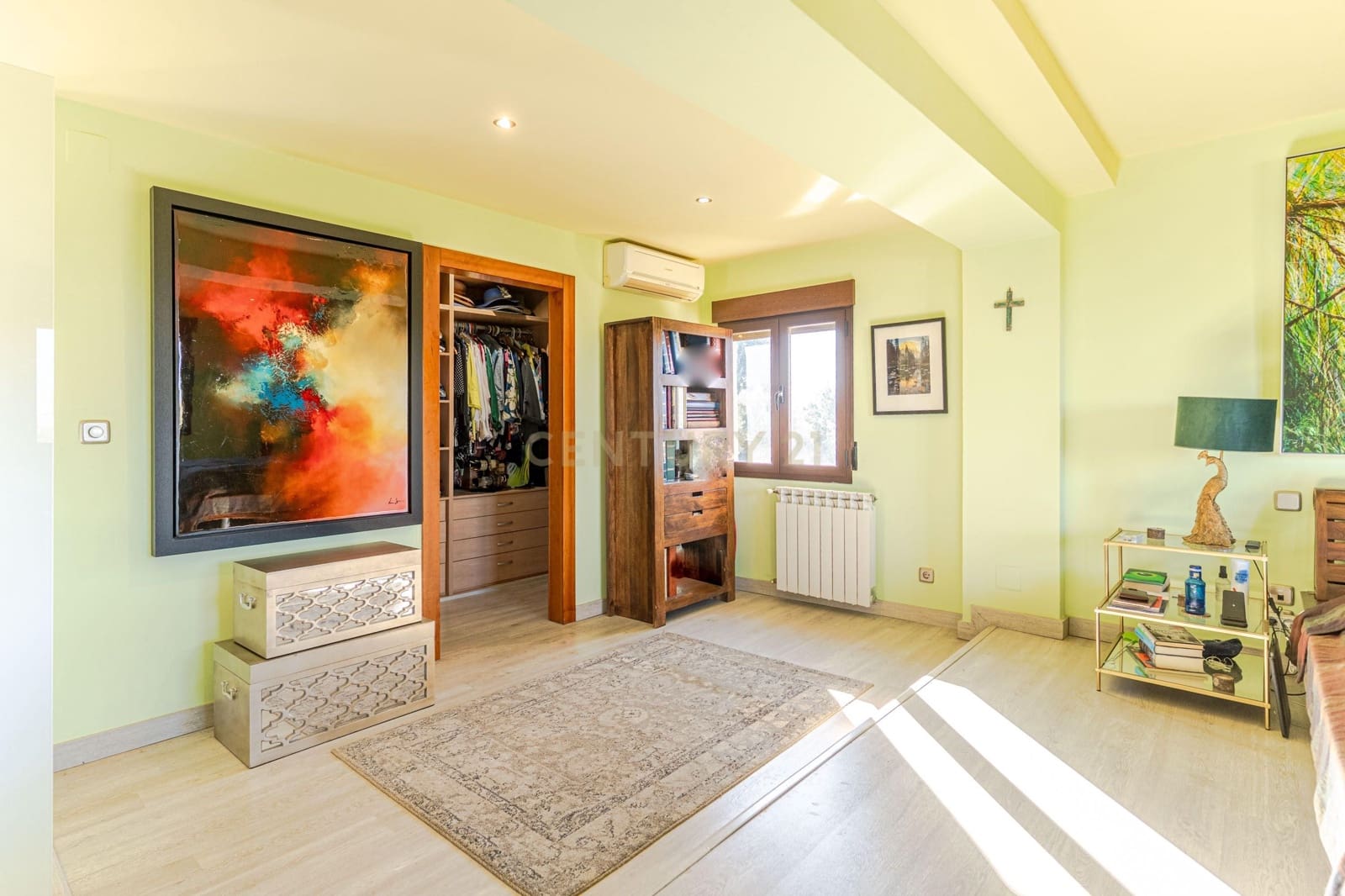 5 bedroom Villa for sale in Gojar with pool - € 625,000 (Ref: 9412975)