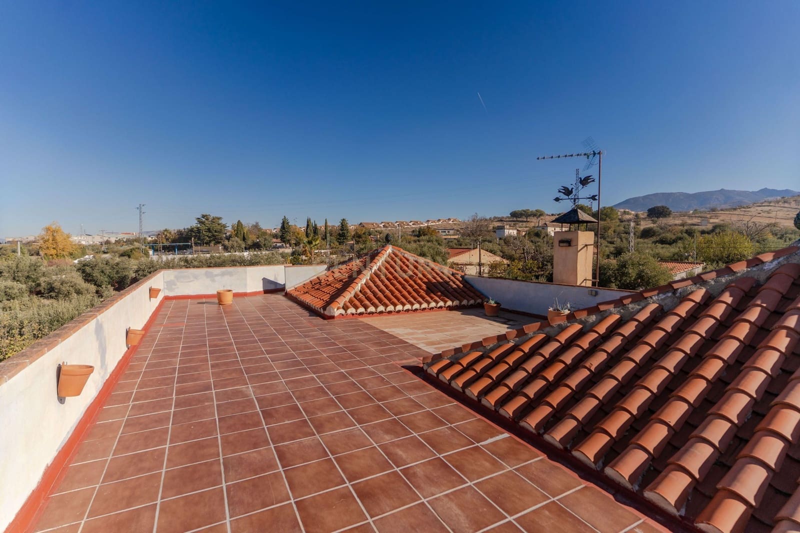5 bedroom Villa for sale in Gojar with pool - € 625,000 (Ref: 9412975)