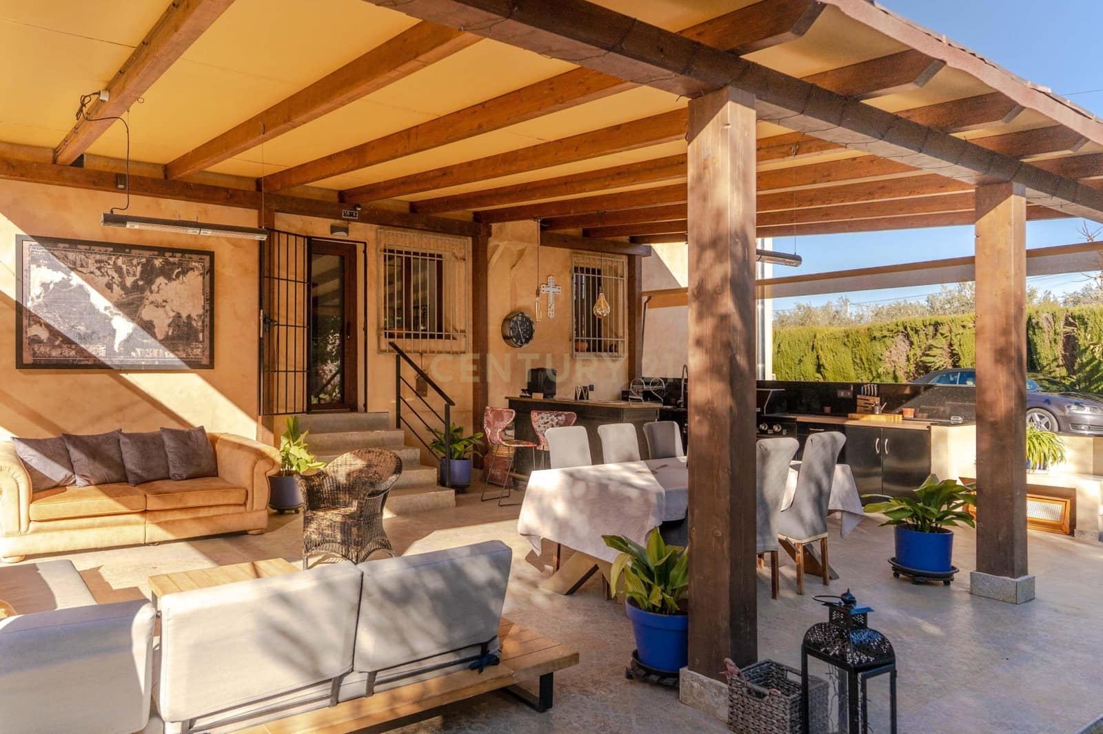 5 bedroom Villa for sale in Gojar with pool - € 625,000 (Ref: 9412975)