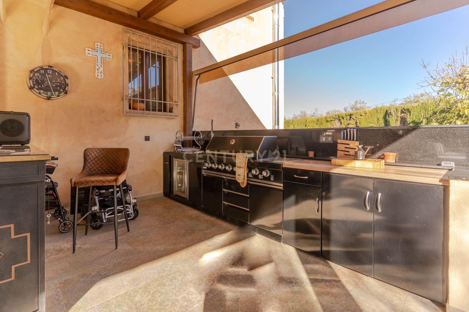 5 bedroom Villa for sale in Gojar with pool - € 625,000 (Ref: 9412975)