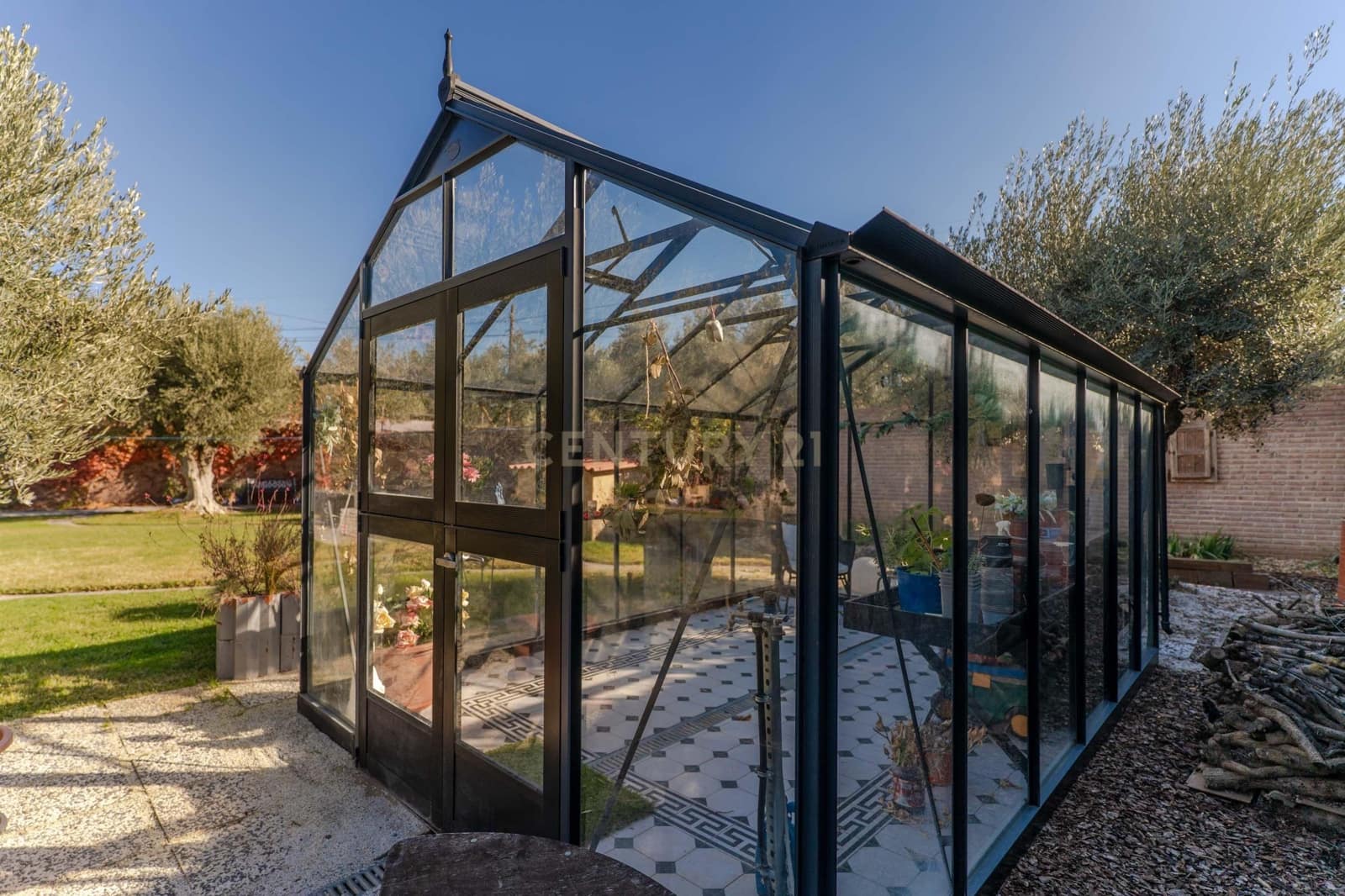 5 bedroom Villa for sale in Gojar with pool - € 625,000 (Ref: 9412975)