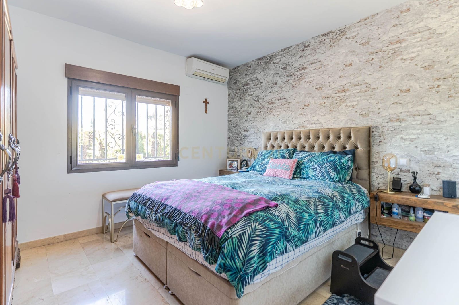 5 bedroom Villa for sale in Gojar with pool - € 625,000 (Ref: 9412975)