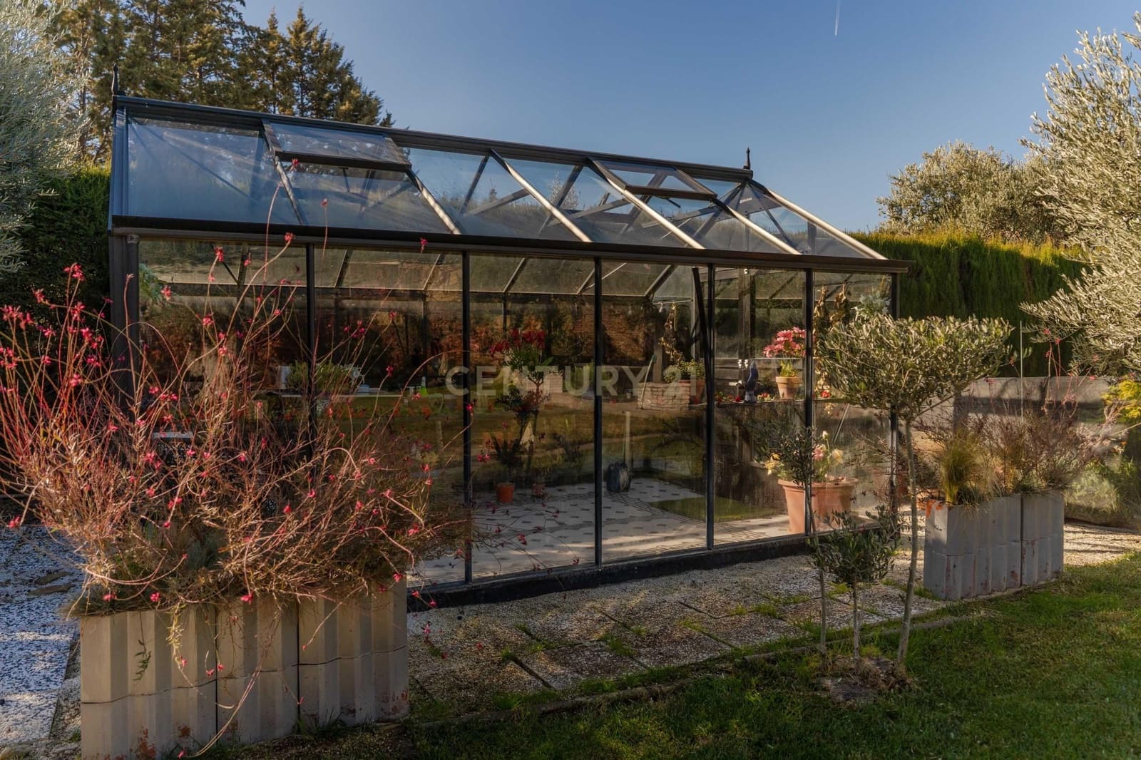 5 bedroom Villa for sale in Gojar with pool - € 625,000 (Ref: 9412975)