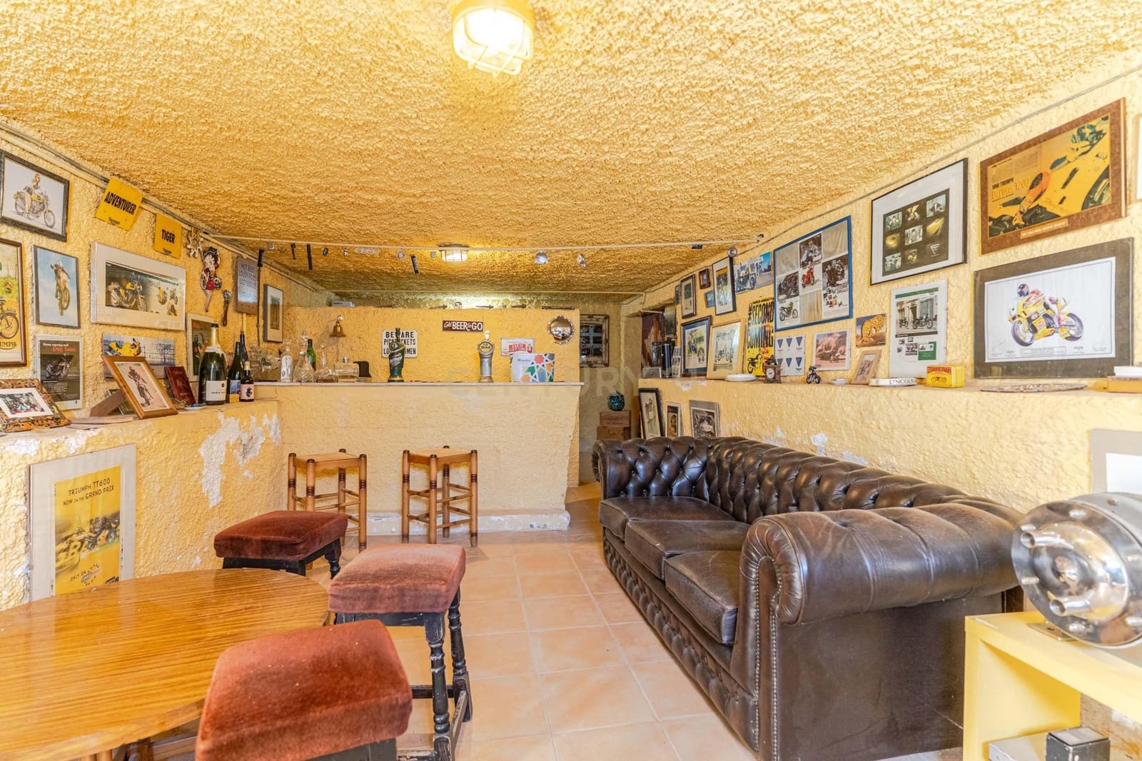 5 bedroom Villa for sale in Gojar with pool - € 625,000 (Ref: 9412975)